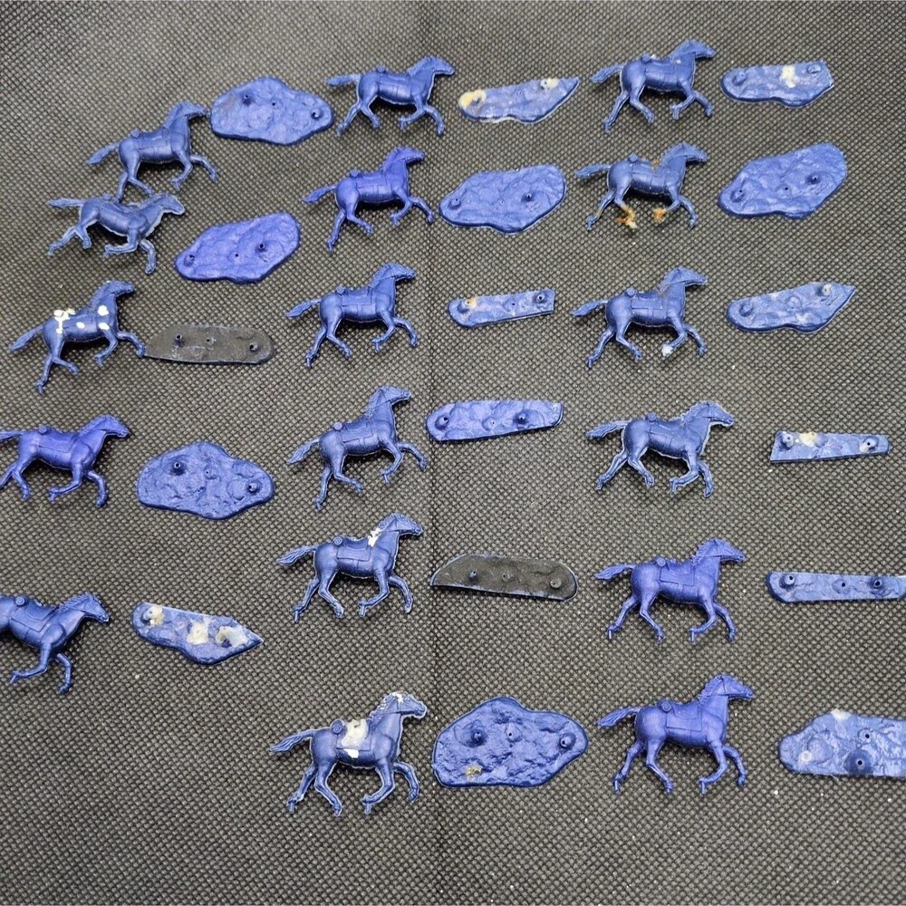 (17) Horse Cavalry Miniatures 1/72 Scale
